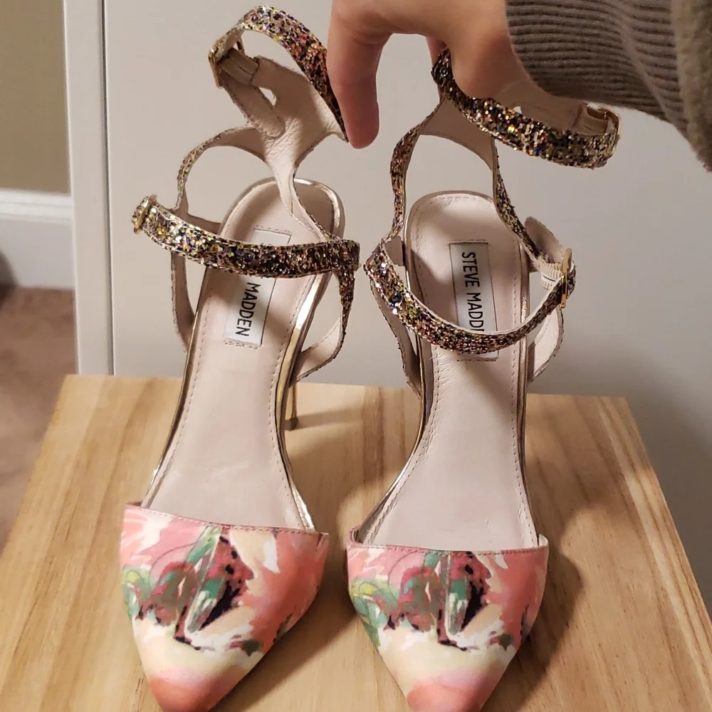Steve Madden Floral Dress Pumps - Picture 2 of 8